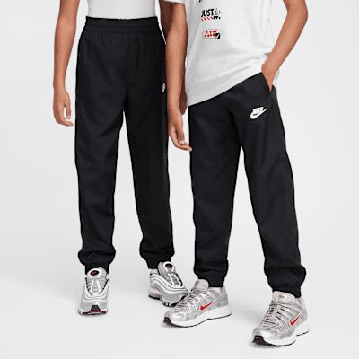 Nike Sportswear Club Older Kids' Woven Joggers - Black/White - XS