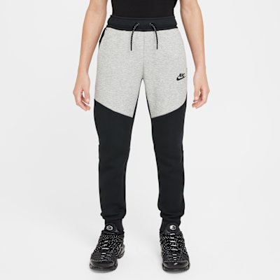 Nike Tech Fleece Older Kids' Joggers - Black/Dark Grey Heather - XS