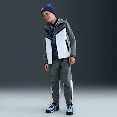 Nike Tech Older Kids' Woven Jacket - White/Smoke Grey/Black - Size XS