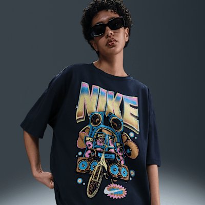Nike Sportswear Women's Oversized Short-Sleeve T-Shirt - Black - XS