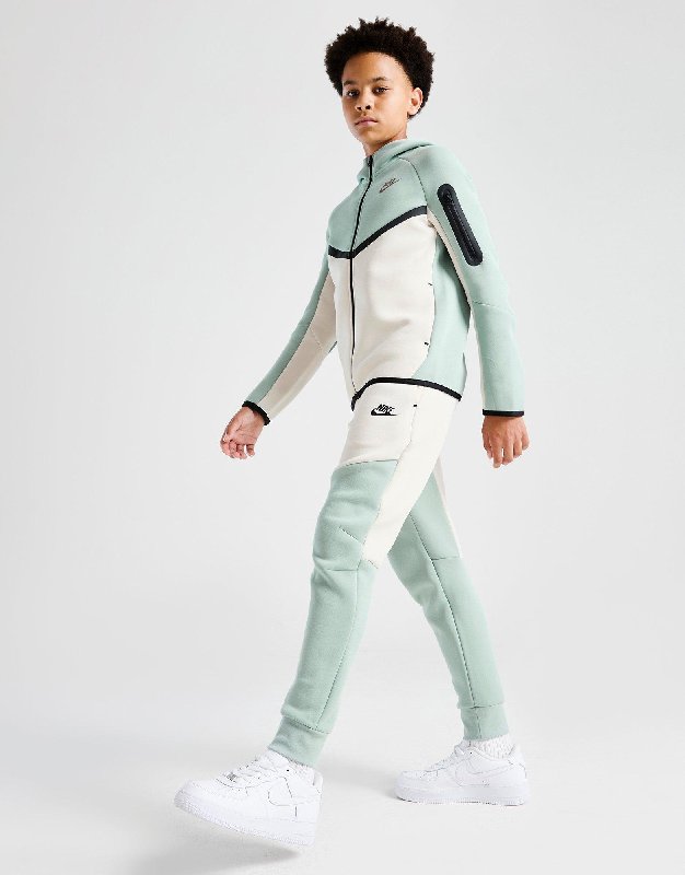 Nike Tech Fleece Joggers Junior in Dusty Sage