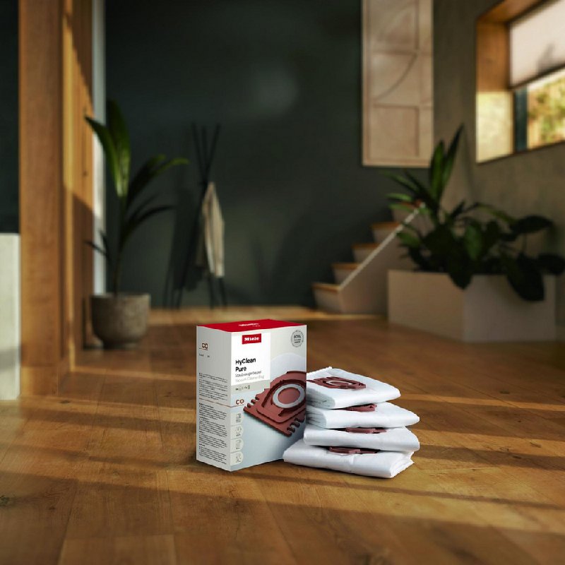 Miele HyClean Pure CO Vacuum Cleaner Bags, White, Pack of 4 with AirClean Filter