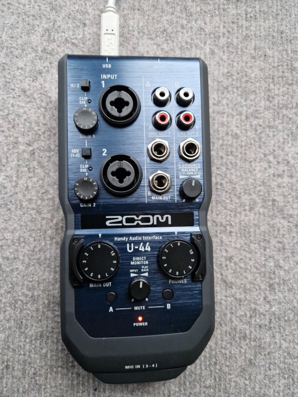 Zoom U-44 Handy 24-bit/96kHz 4-Channel Portable USB Audio Interface