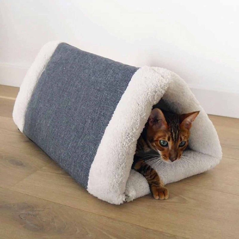 40 Winks Snuggle Plush 2 in 1 Cat Comfort Den in Grey