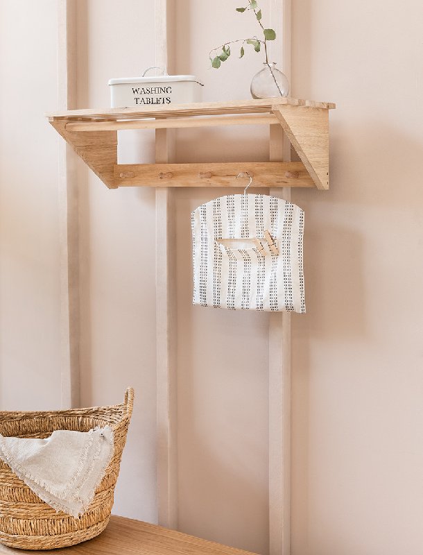 Garden Trading Hambledon Solid Oak Laundry Shelf with 5 Pegs, Natural Finish