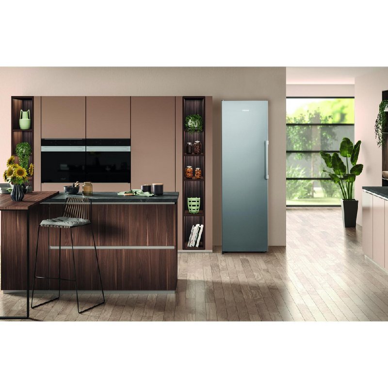 Hotpoint UH8F2CGUK 259-Litre Frost Free Tall Freezer in Graphite