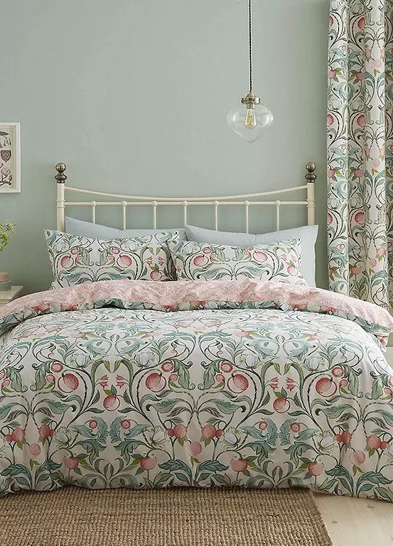 Catherine Lansfield Clarence Floral Duvet Cover Set with Pillowcase in Natural/Green