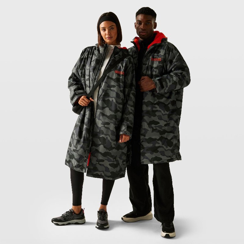 Regatta Waterproof Changing Robe in Camo