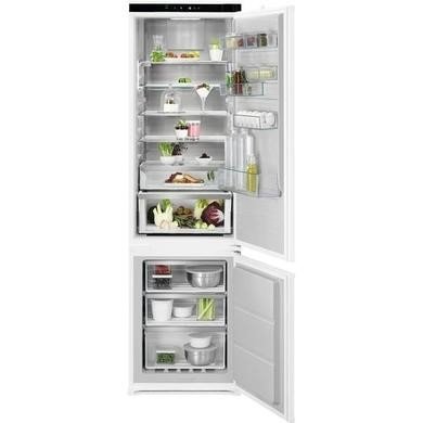 AEG 8000 Series 269 Litre 70/30 Integrated Frost Free Fridge Freezer