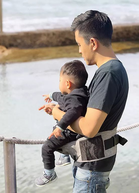 Dreambaby Up And Go Hip Seat Carrier Grey for 5 Months+ (3.5-18kg)